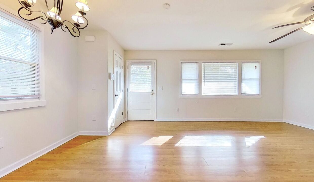 412-S.-Kerr-Ave-4