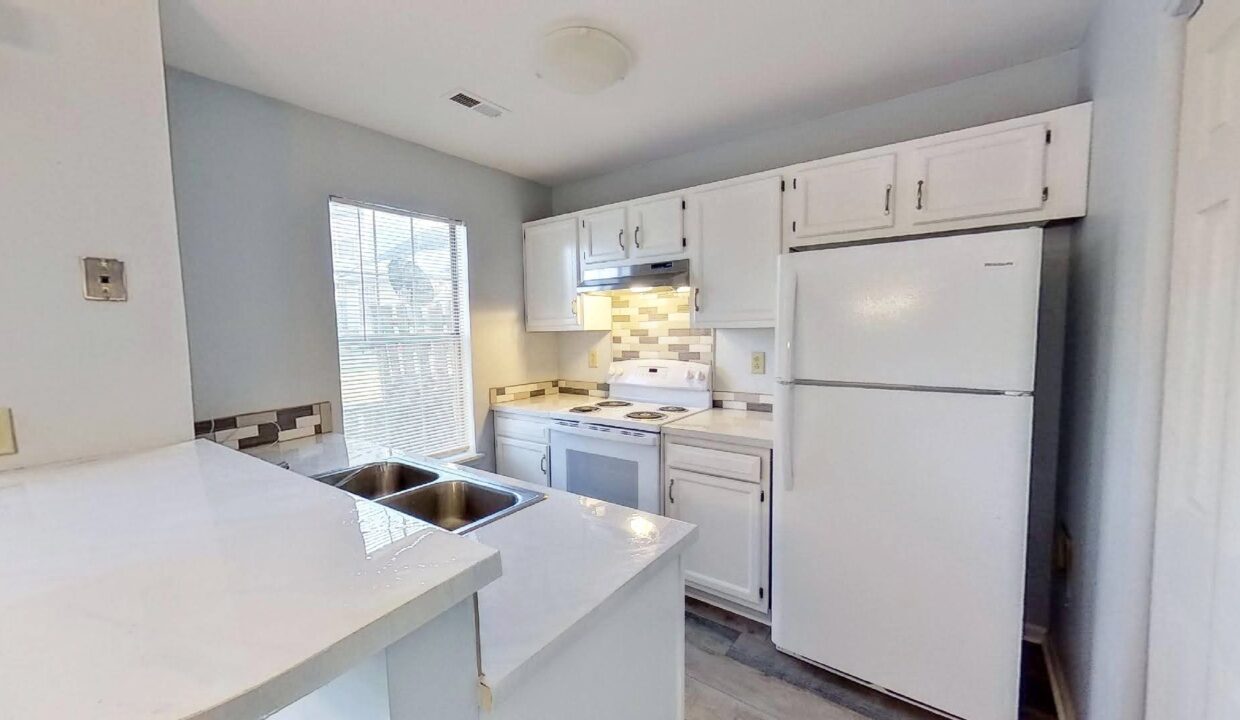 6209-Windsor-Gate-Ln-Charlotte-NC-28215-4