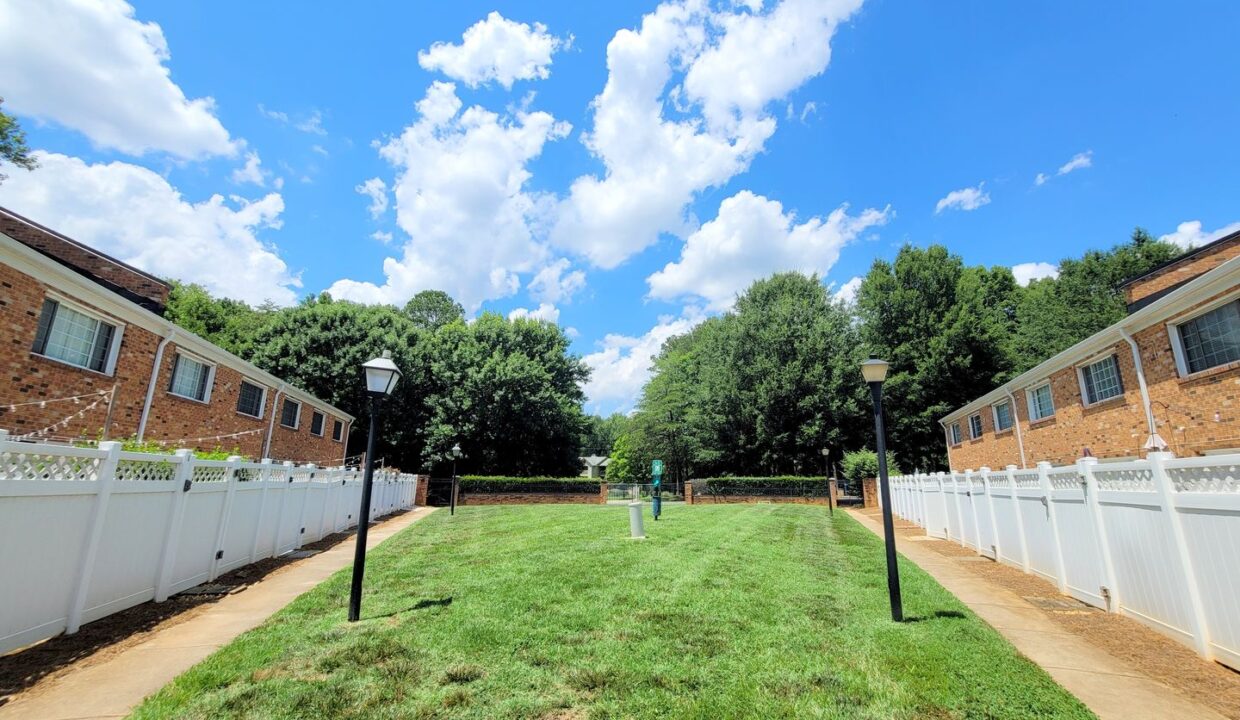 1336-Green-Oaks-Ln-E-Charlotte-NC-28205-14