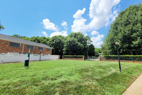 1336-Green-Oaks-Ln-E-Charlotte-NC-28205-17