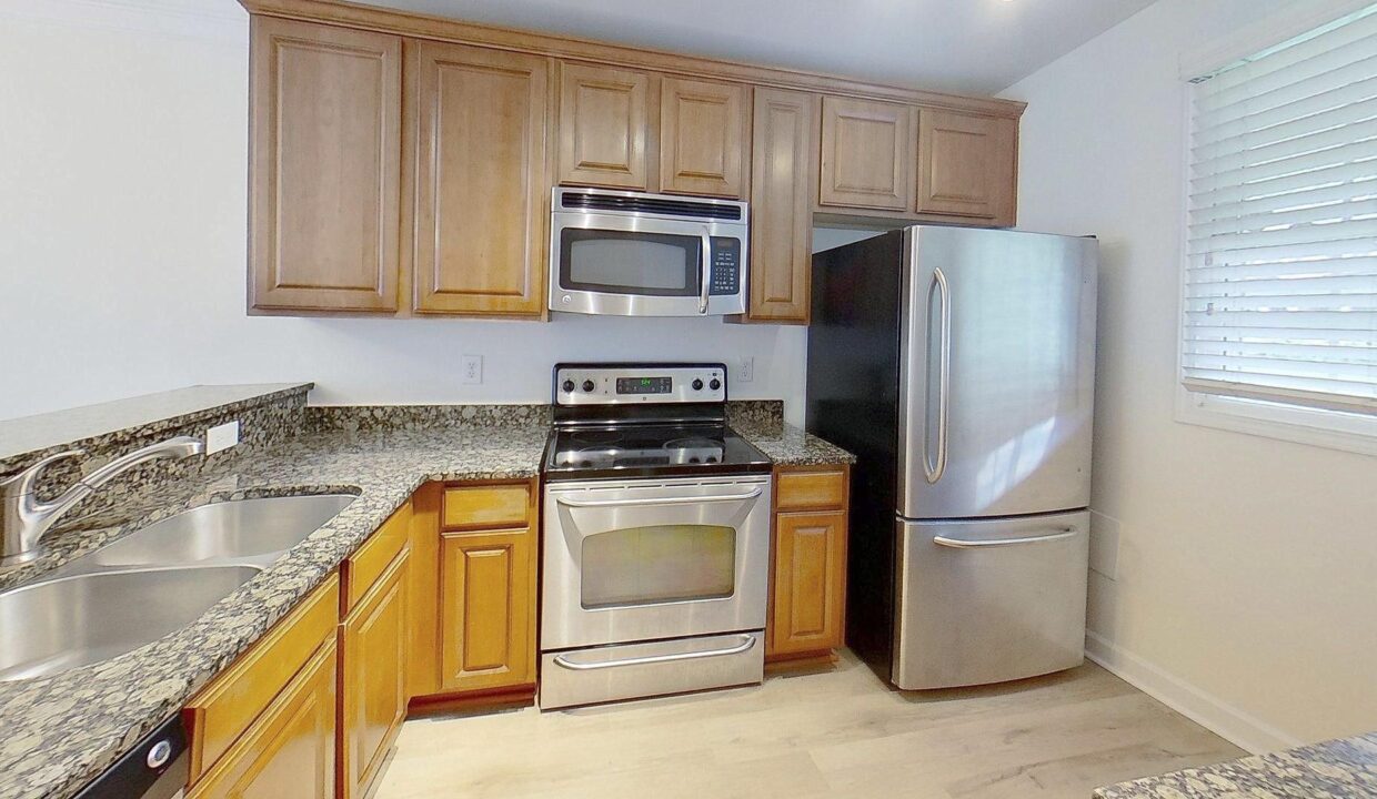 1336-Green-Oaks-Ln-E-Charlotte-NC-28205-23
