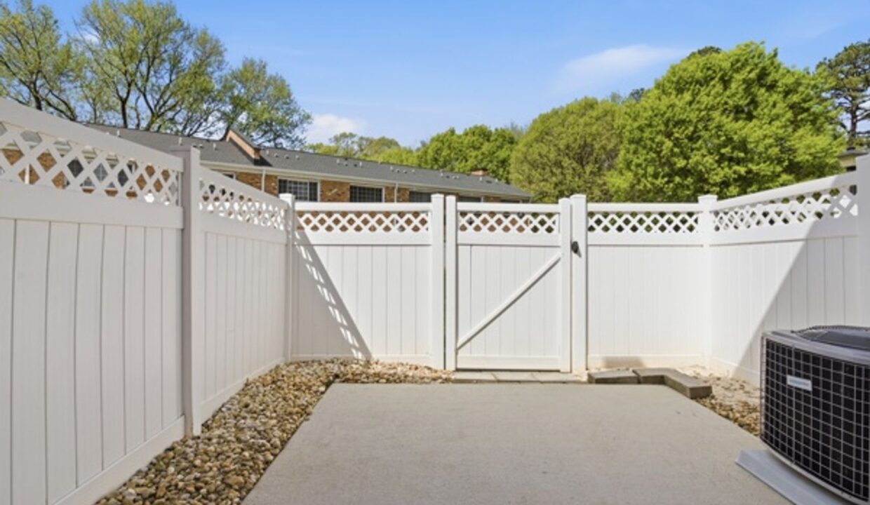 1336-Green-Oaks-Ln-E-Charlotte-NC-28205-31