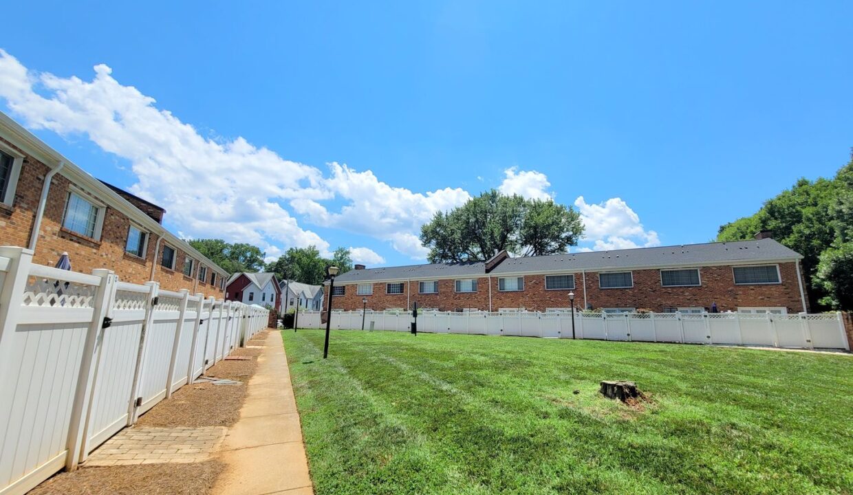 1336-Green-Oaks-Ln-E-Charlotte-NC-28205-6
