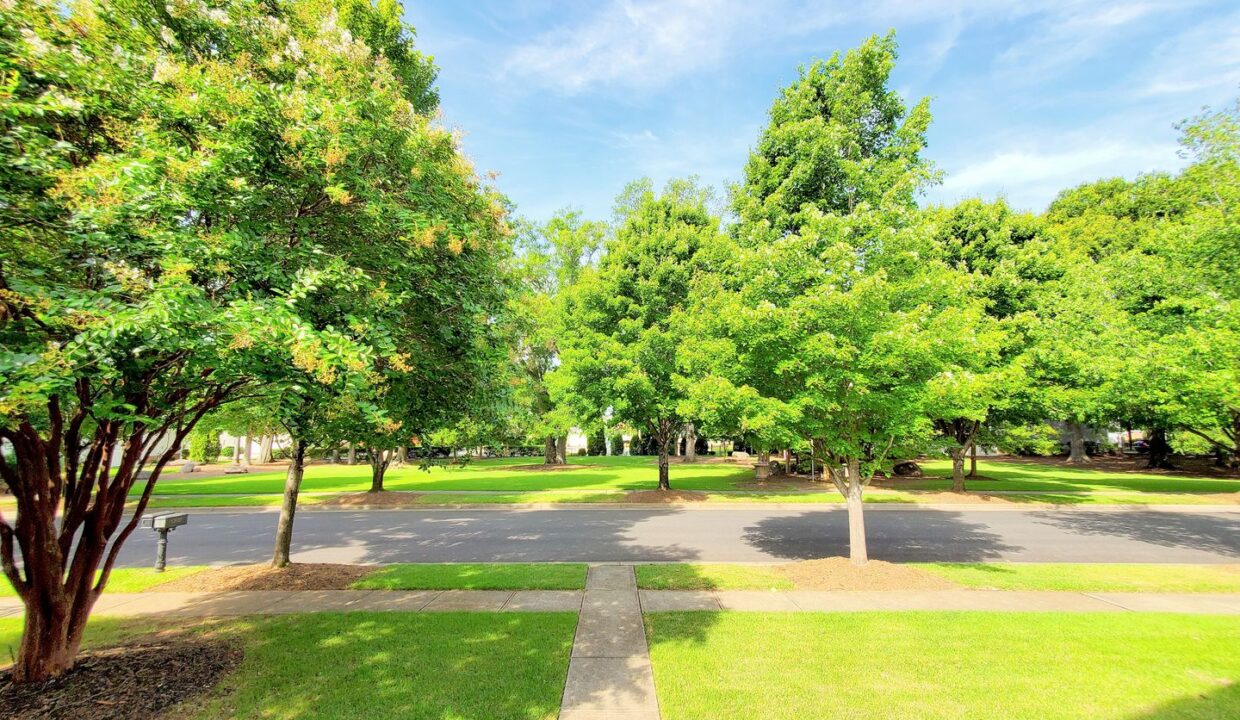 17011-Hedgerow-Park-Rd-Charlotte-NC-28277-39