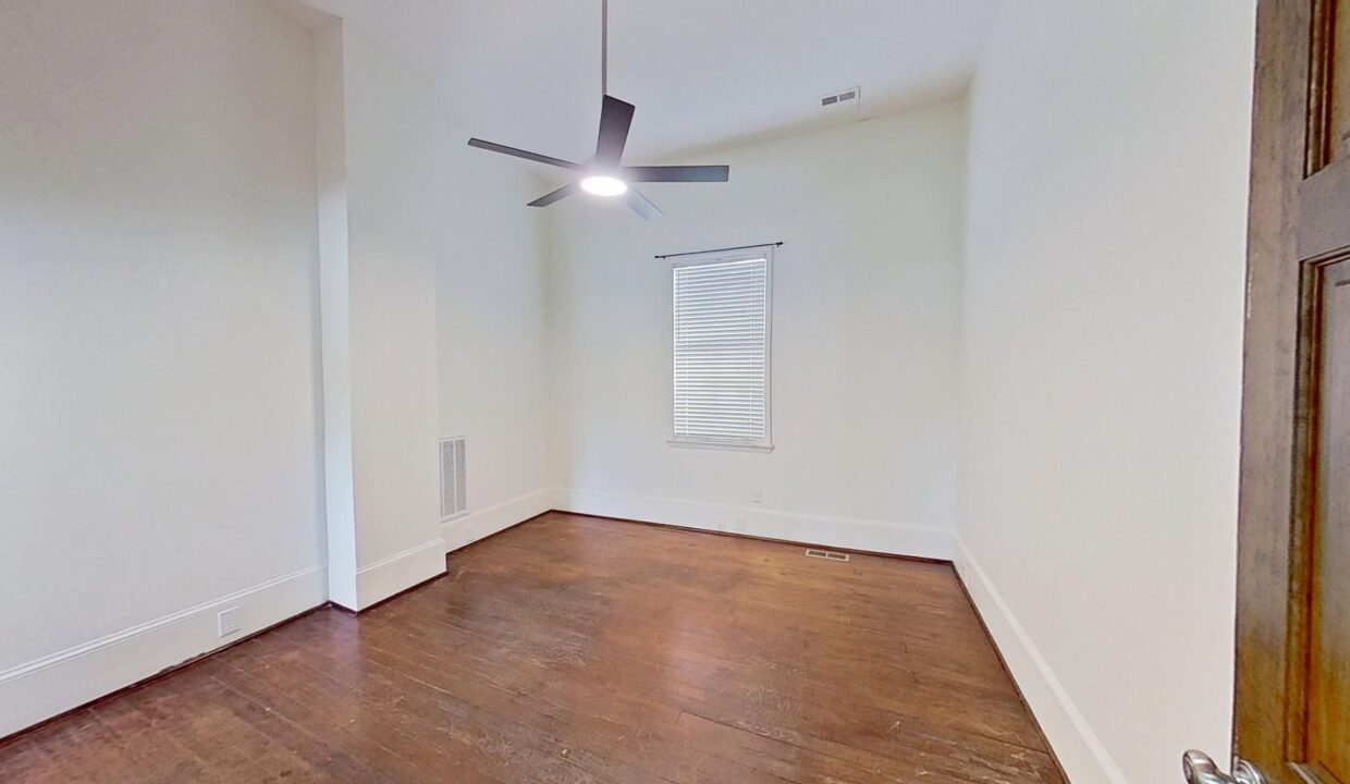 209-E-Peace-St-B-Raleigh-NC-27604-17