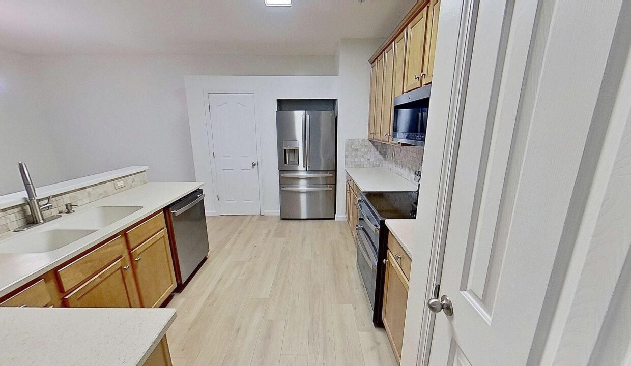 21-War-Admiral-Way-Greenville-SC-29617-12