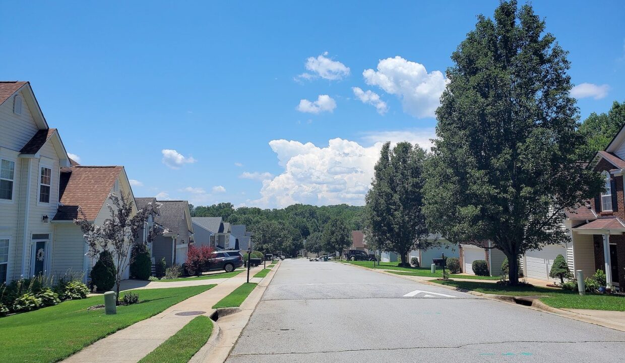 21-War-Admiral-Way-Greenville-SC-29617-35