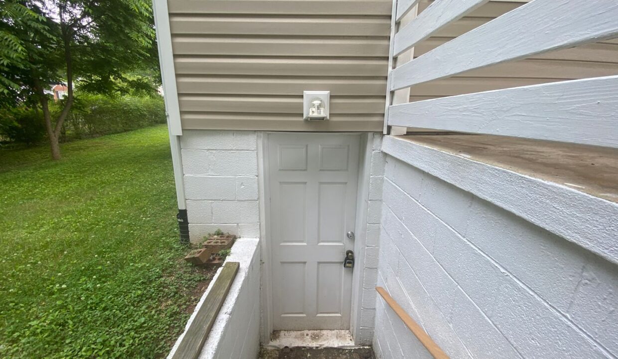 2301-Cherokee-lane-Winston-Salem-NC-27103-10