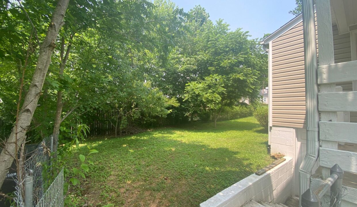 2301-Cherokee-lane-Winston-Salem-NC-27103-6