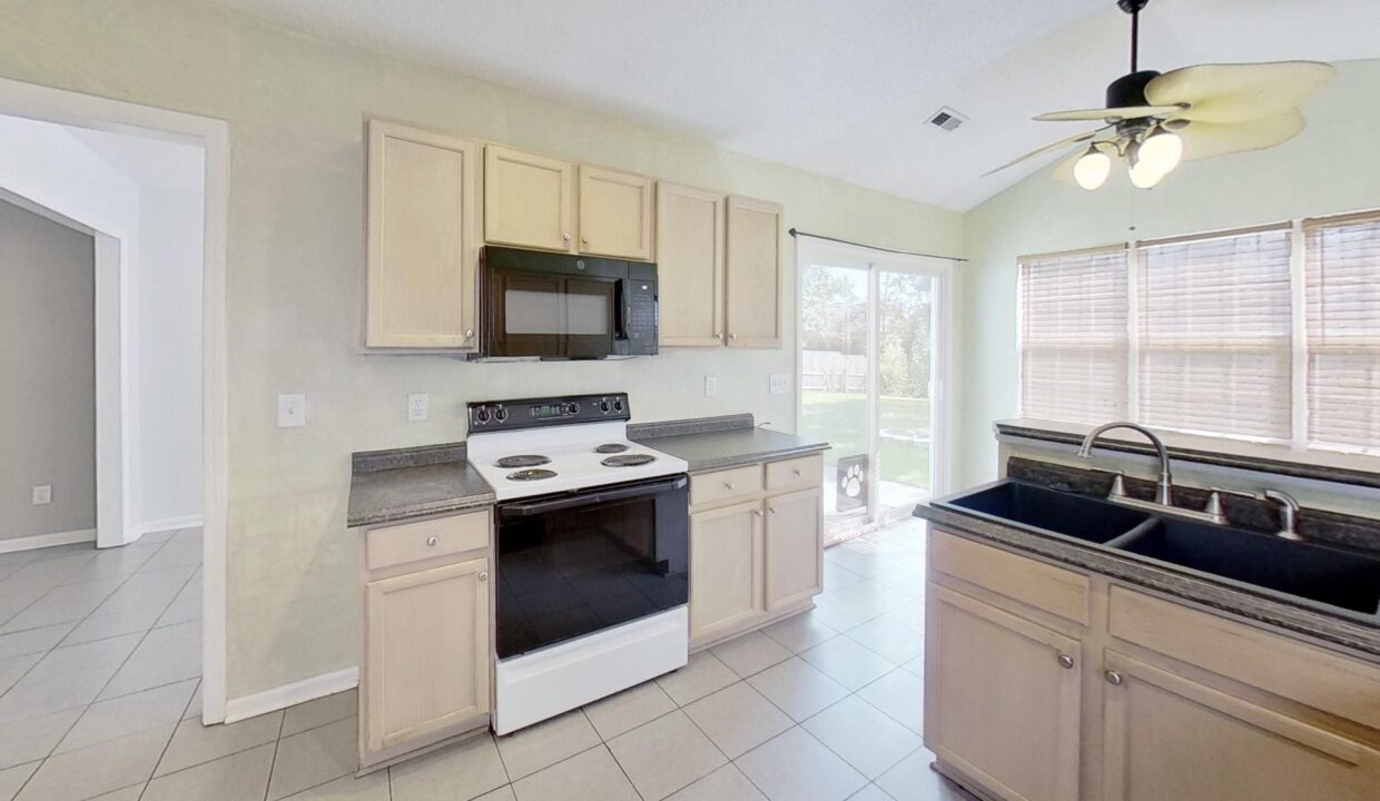2406-Sapling-Cir-Wilmington-NC-28411-3