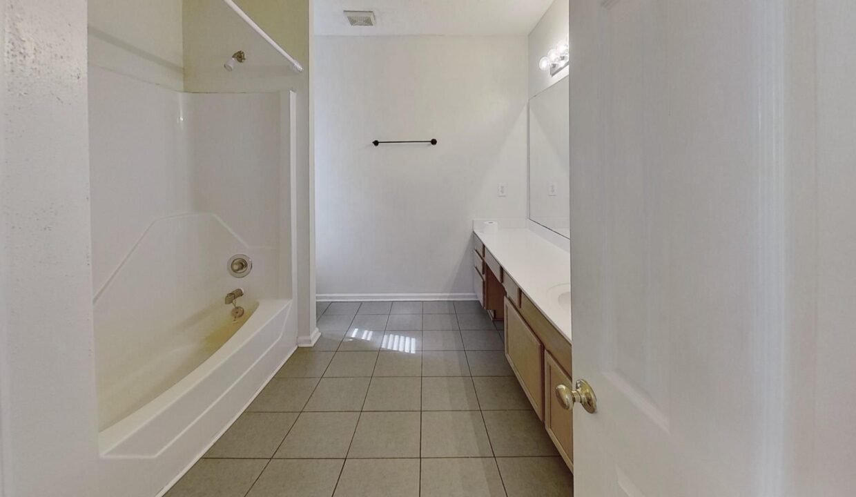 2406-Sapling-Cir-Wilmington-NC-28411-4