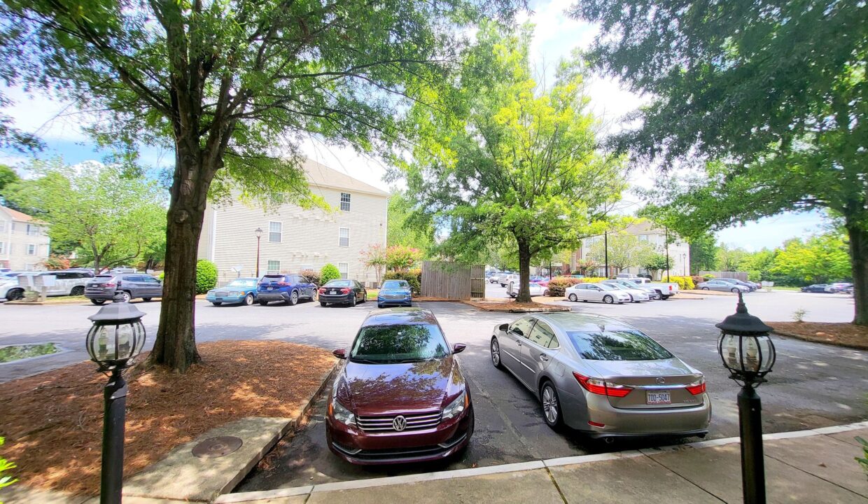 3709-Morris-Farm-Dr-3A-Greensboro-NC-27409-35
