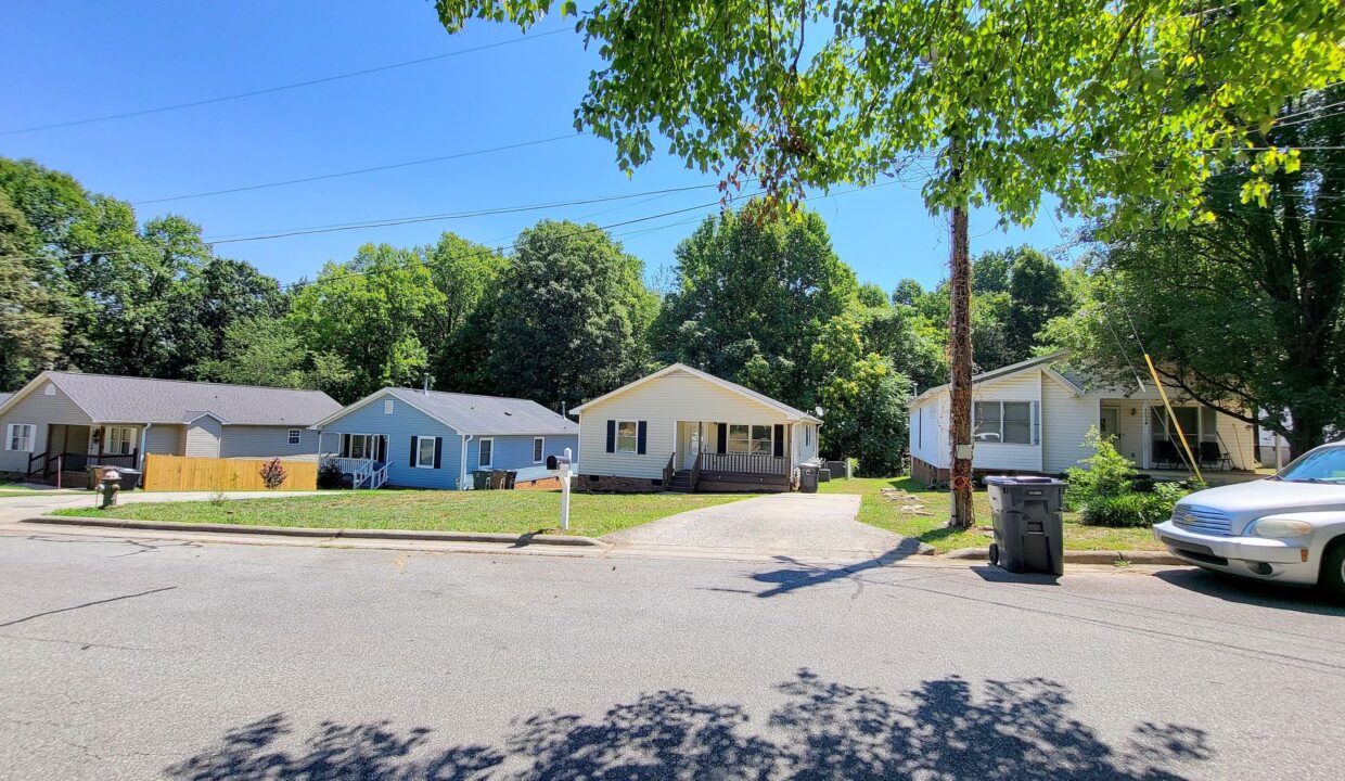 4006-Coltrain-Rd-A-Greensboro-NC-27455-13