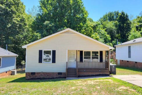 4006-Coltrain-Rd-A-Greensboro-NC-27455-17