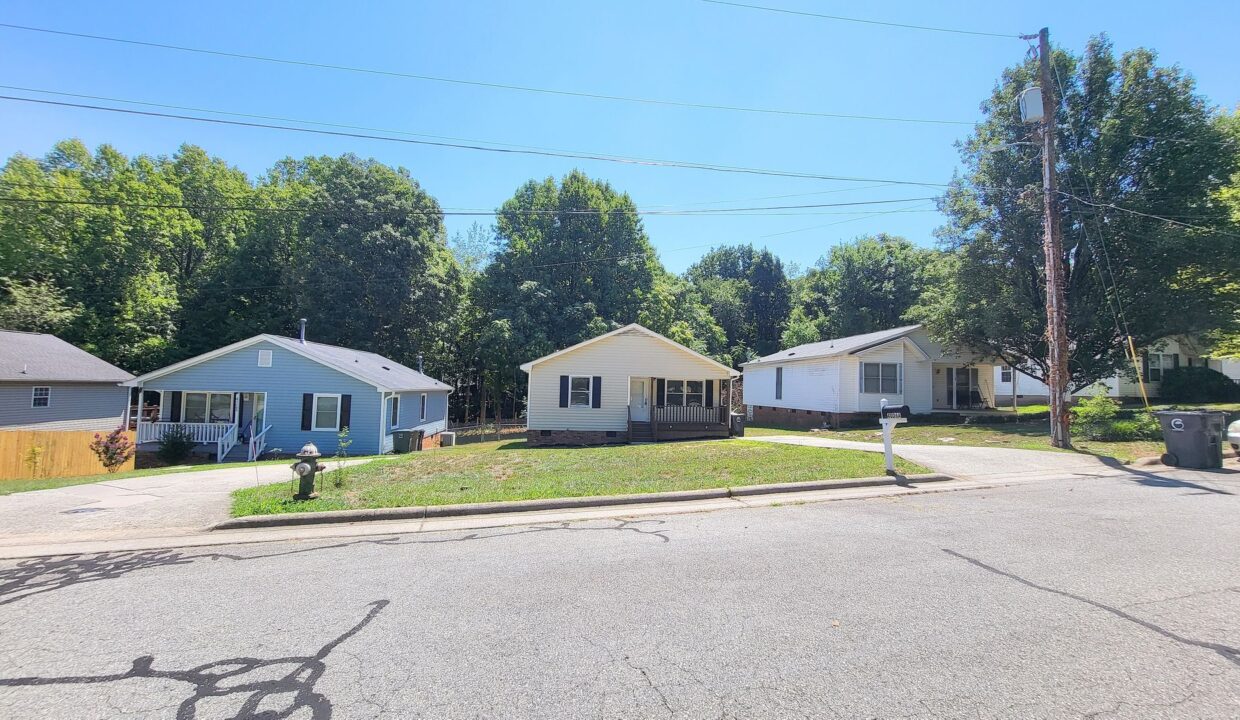4006-Coltrain-Rd-A-Greensboro-NC-27455-19