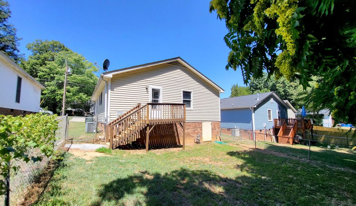 4006-Coltrain-Rd-A-Greensboro-NC-27455-21