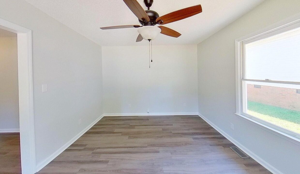 4006-Coltrain-Rd-A-Greensboro-NC-27455-28