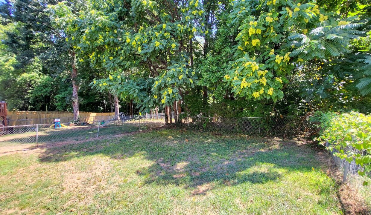4006-Coltrain-Rd-A-Greensboro-NC-27455-32
