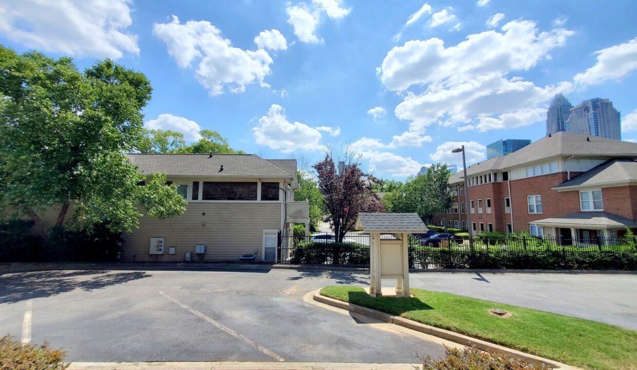 526-E-9th-St-Charlotte-NC-28202-18