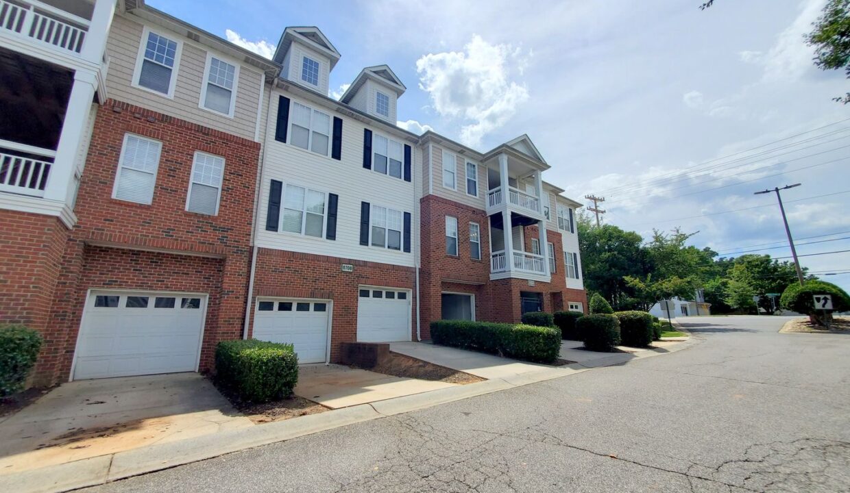 6712-Mallard-Park-Dr-Charlotte-NC-28262-10