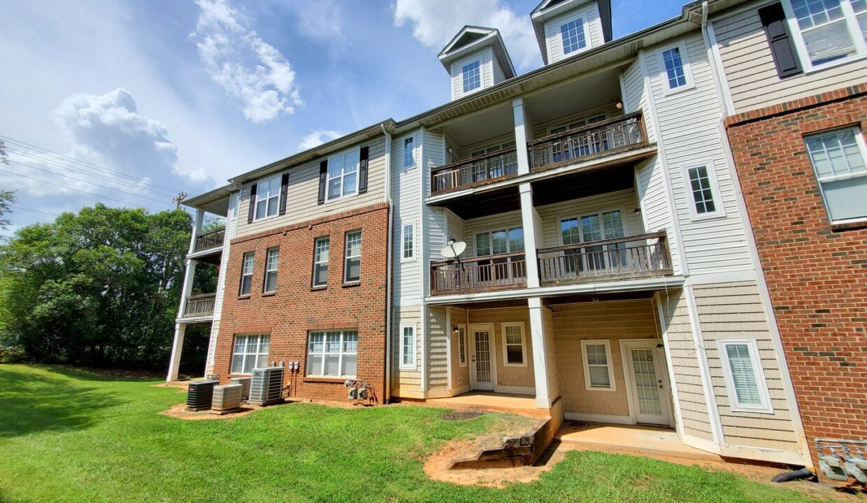 6712-Mallard-Park-Dr-Charlotte-NC-28262-17