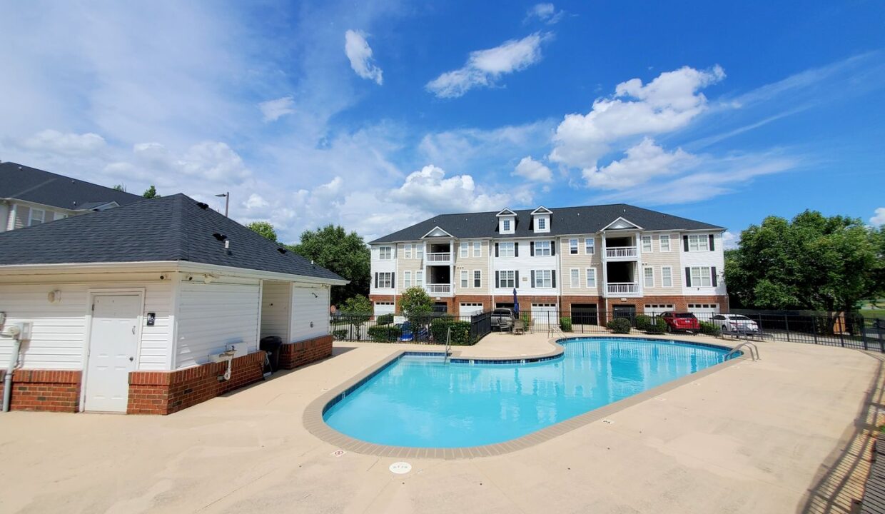 6712-Mallard-Park-Dr-Charlotte-NC-28262-33