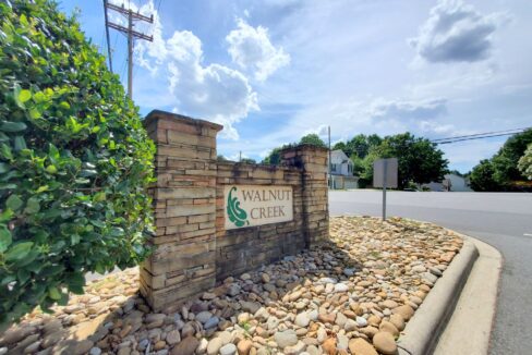 6712-Mallard-Park-Dr-Charlotte-NC-28262-6