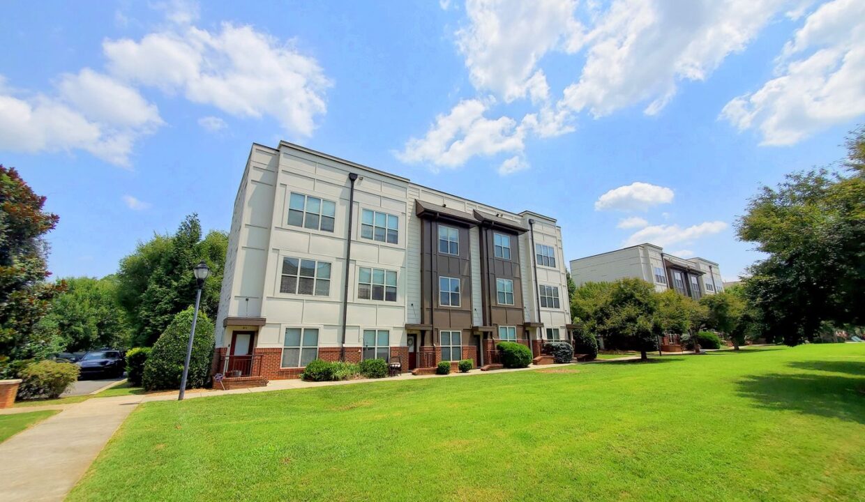 827-Seigle-Point-Dr-Charlotte-NC-28204-12