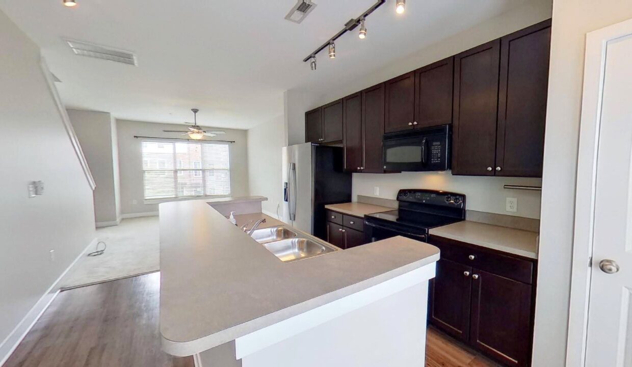 827-Seigle-Point-Dr-Charlotte-NC-28204-16