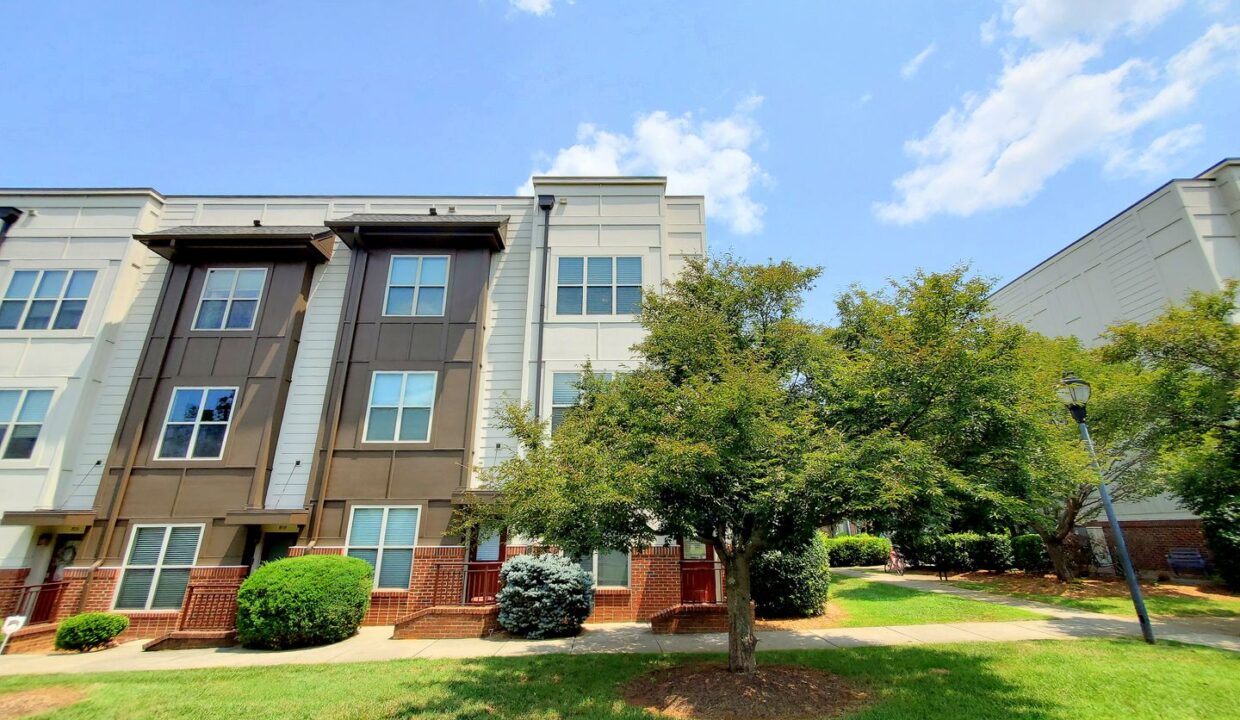 827-Seigle-Point-Dr-Charlotte-NC-28204-17