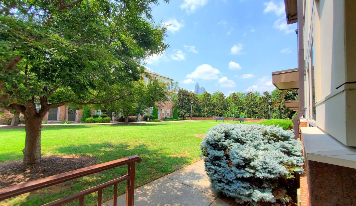 827-Seigle-Point-Dr-Charlotte-NC-28204-21