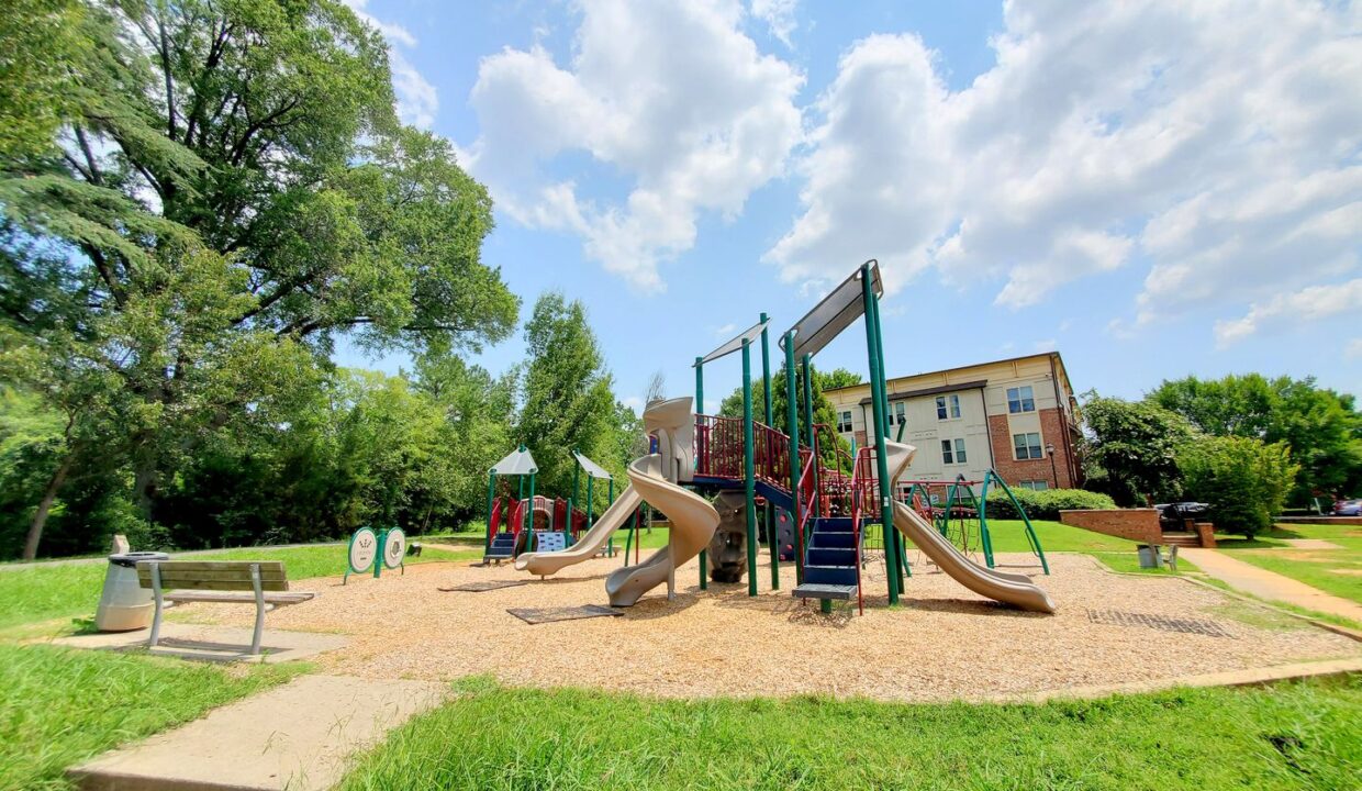 827-Seigle-Point-Dr-Charlotte-NC-28204-25