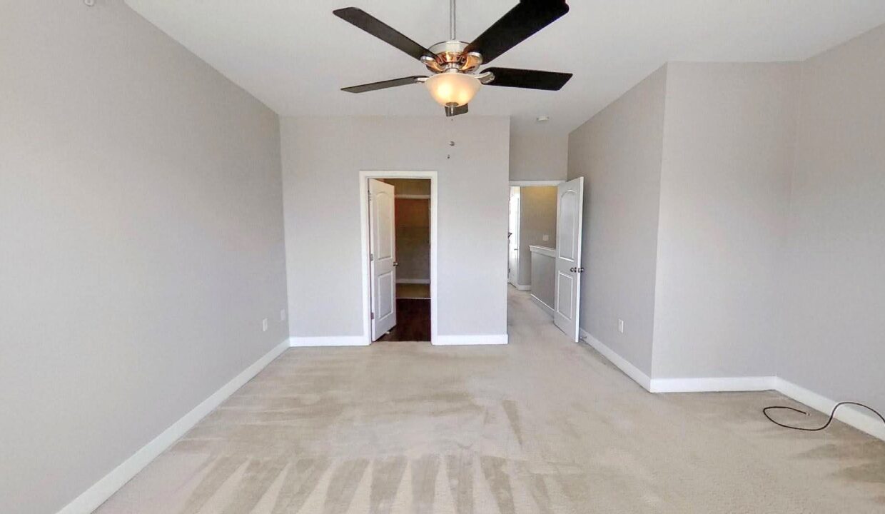 827-Seigle-Point-Dr-Charlotte-NC-28204-28