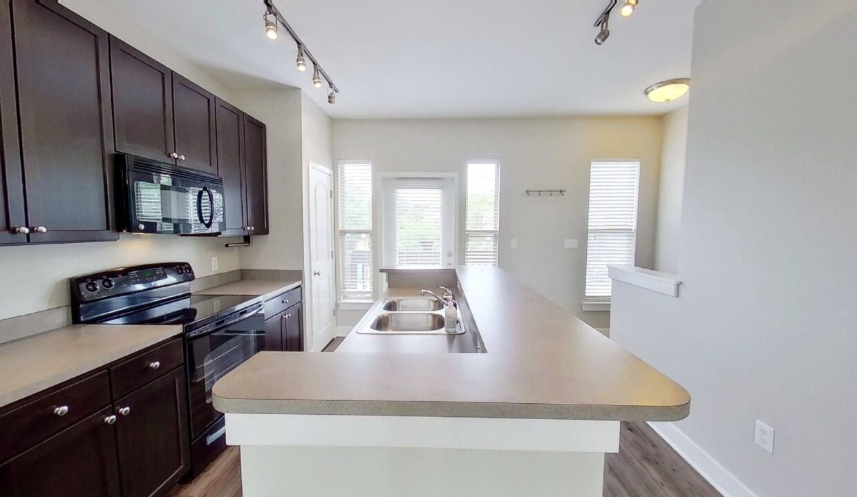 827-Seigle-Point-Dr-Charlotte-NC-28204-3