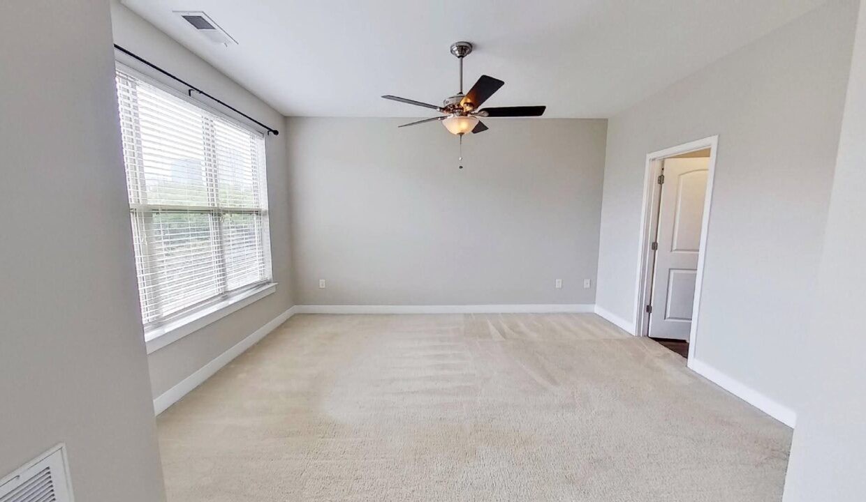 827-Seigle-Point-Dr-Charlotte-NC-28204-31