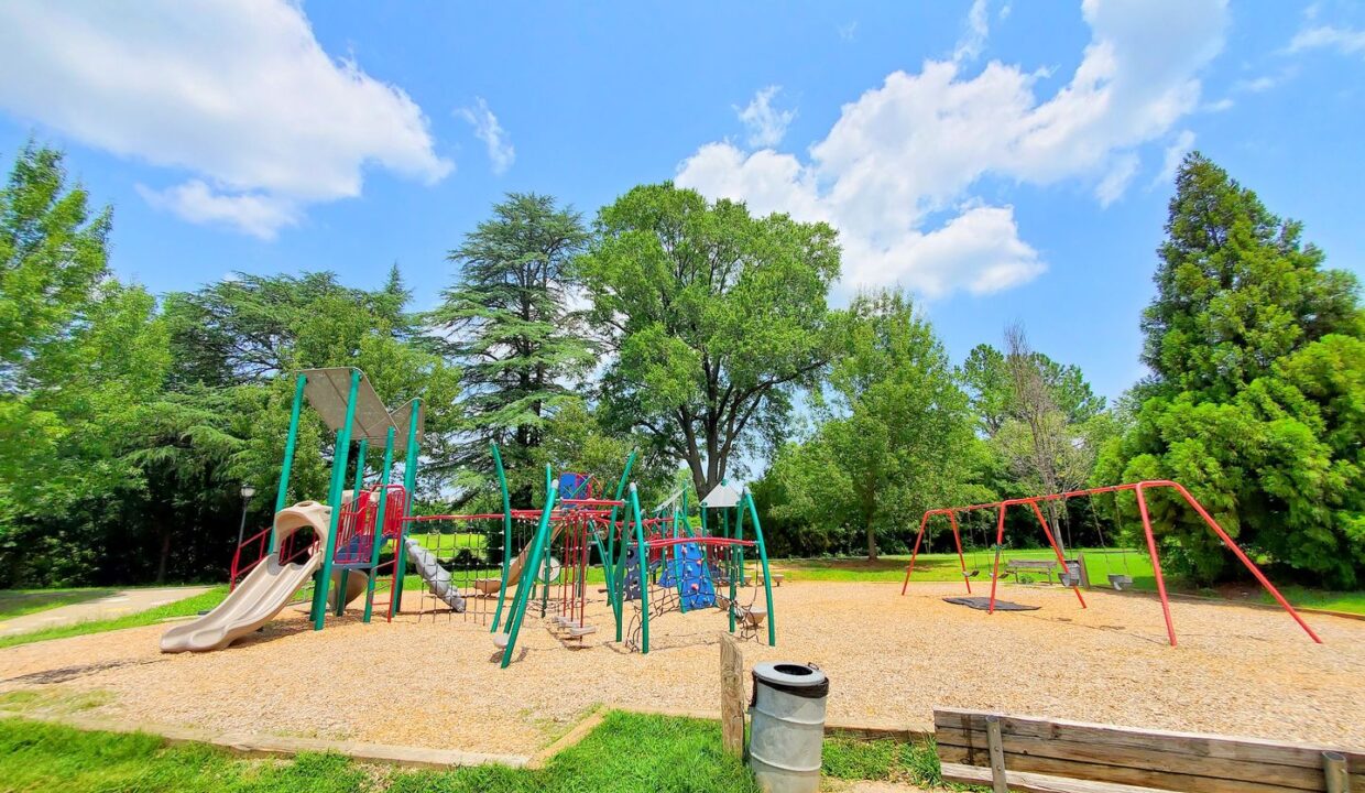 827-Seigle-Point-Dr-Charlotte-NC-28204-32