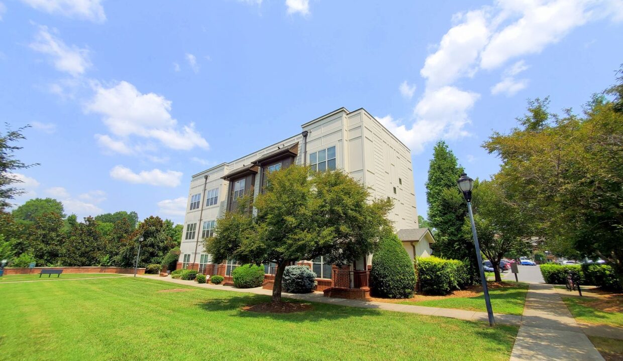 827-Seigle-Point-Dr-Charlotte-NC-28204-39