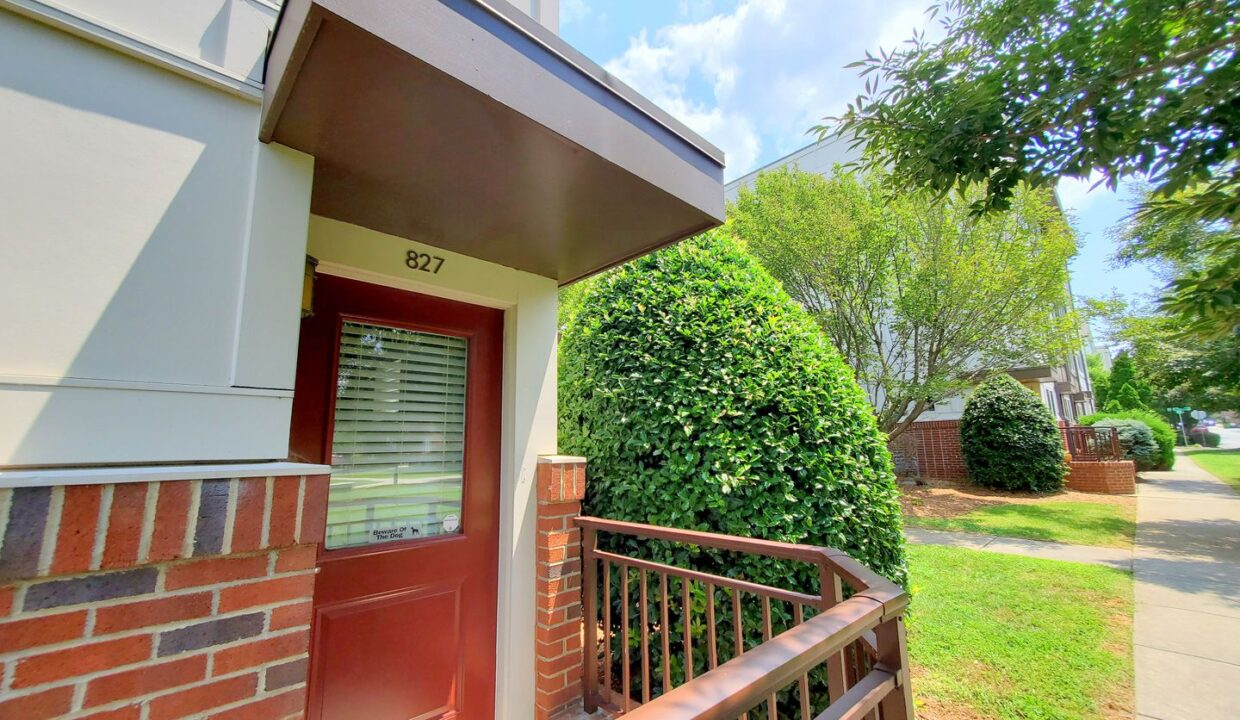 827-Seigle-Point-Dr-Charlotte-NC-28204-40