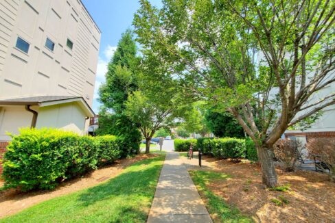 827-Seigle-Point-Dr-Charlotte-NC-28204-41