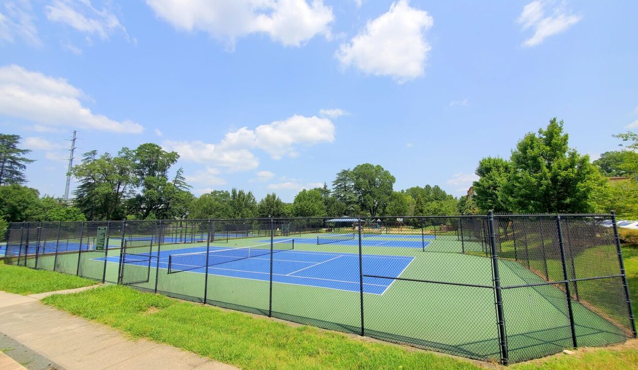 827-Seigle-Point-Dr-Charlotte-NC-28204-6