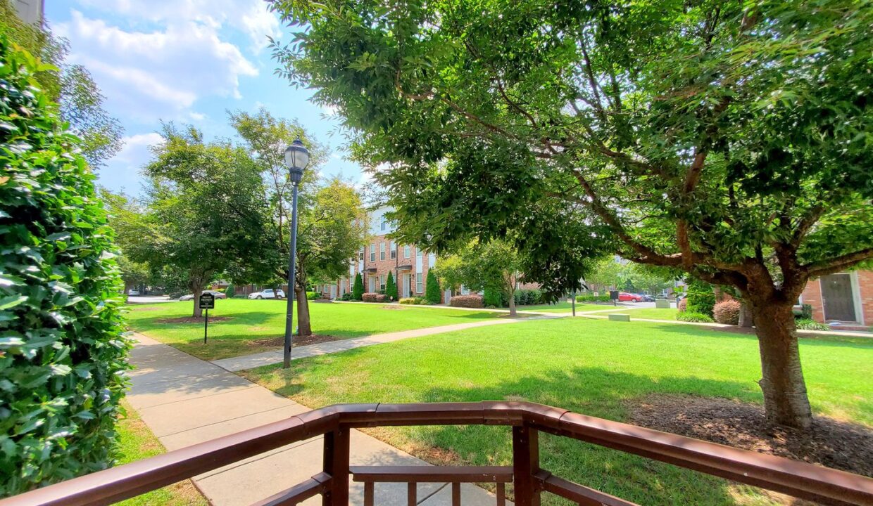 827-Seigle-Point-Dr-Charlotte-NC-28204-8