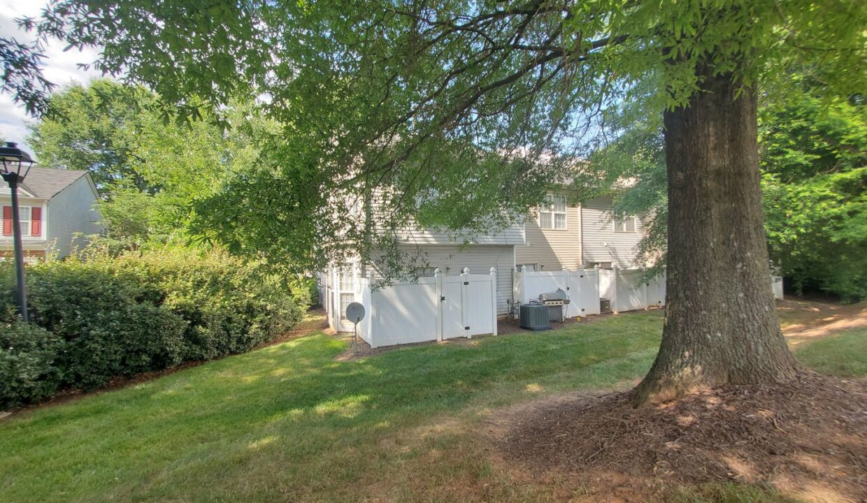 8955-Gerren-Ct-Charlotte-NC-28217-12