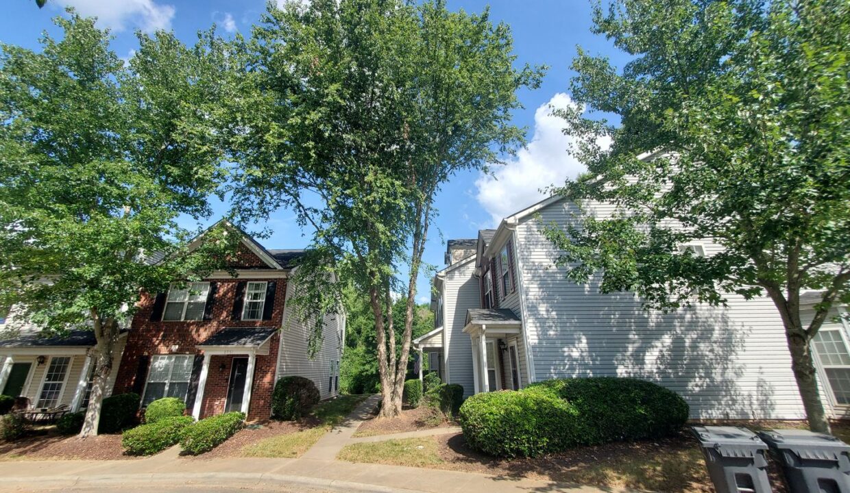 8955-Gerren-Ct-Charlotte-NC-28217-14