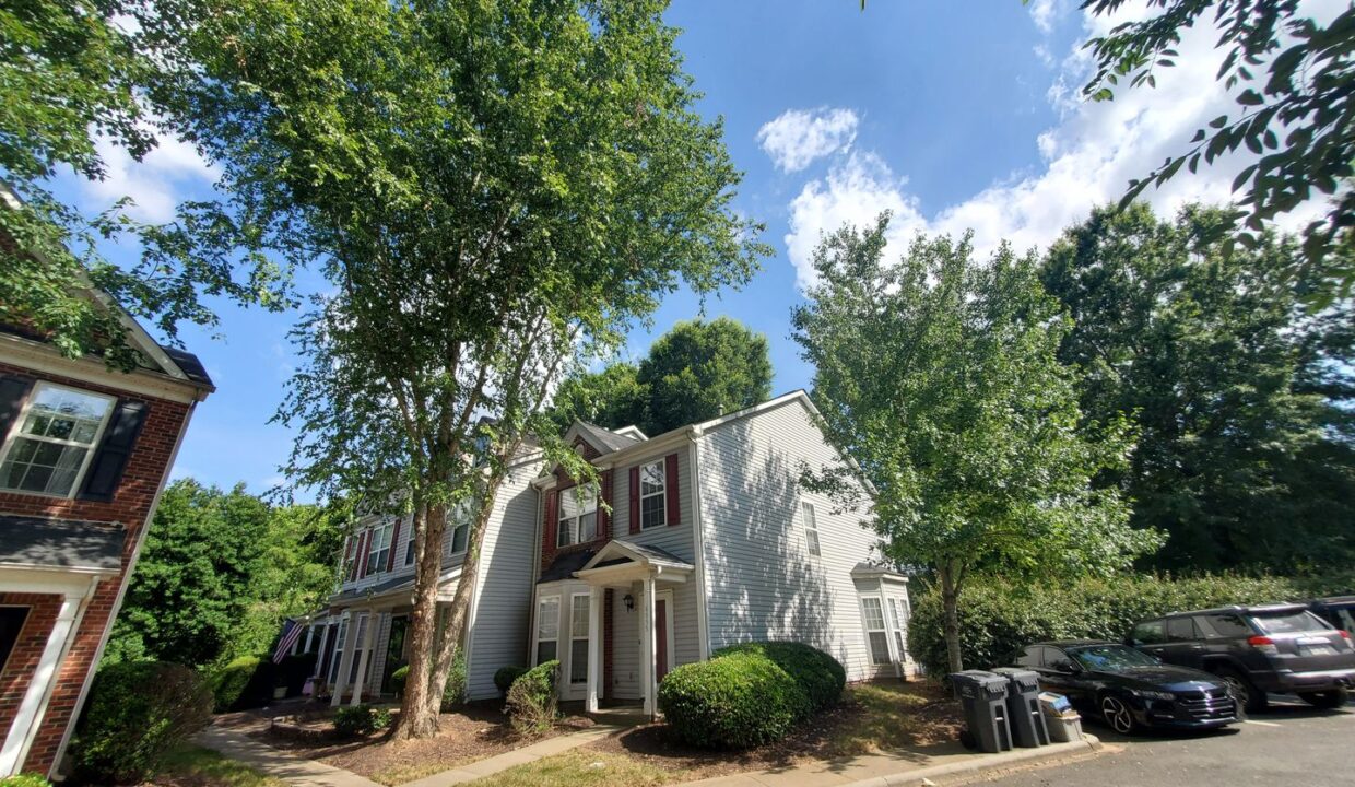 8955-Gerren-Ct-Charlotte-NC-28217-16