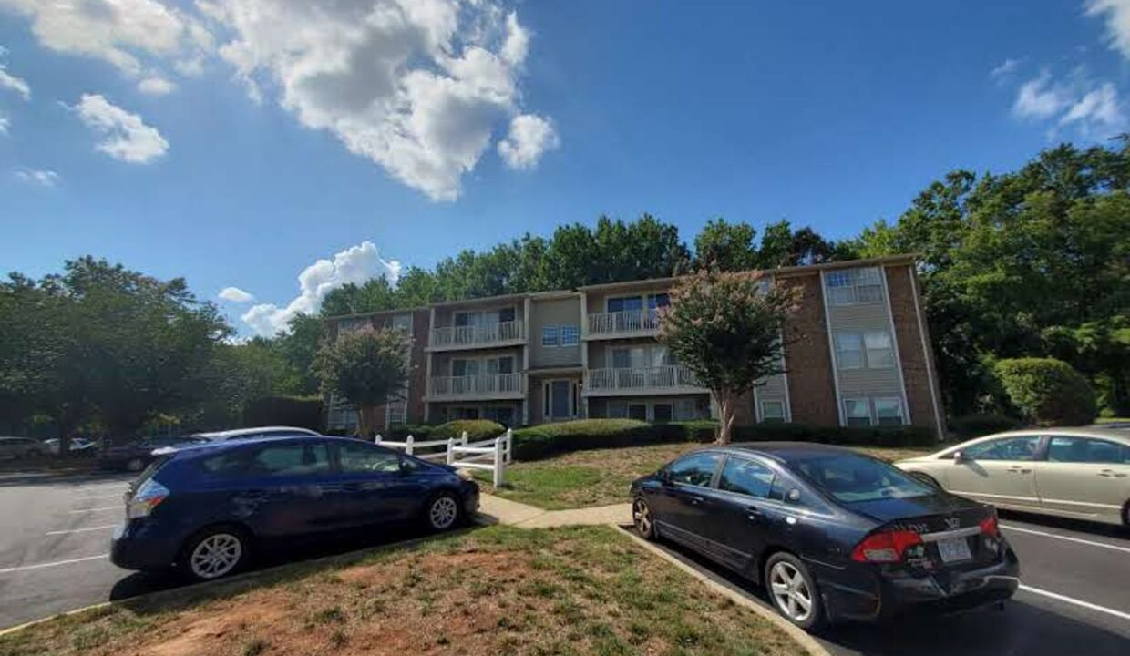 1641-Arlyn-Circle-E-Charlotte-NC-28213-10