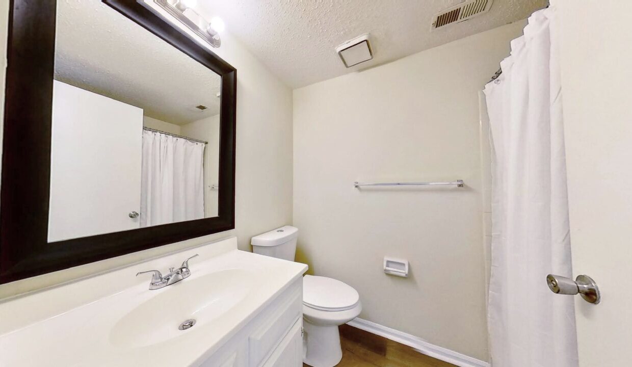 1641-Arlyn-Circle-E-Charlotte-NC-28213-13