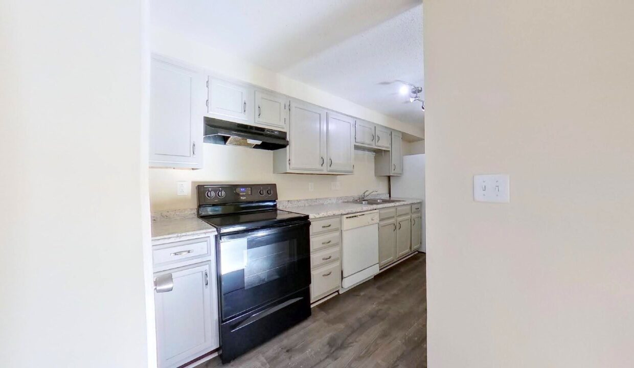 1641-Arlyn-Circle-E-Charlotte-NC-28213-15