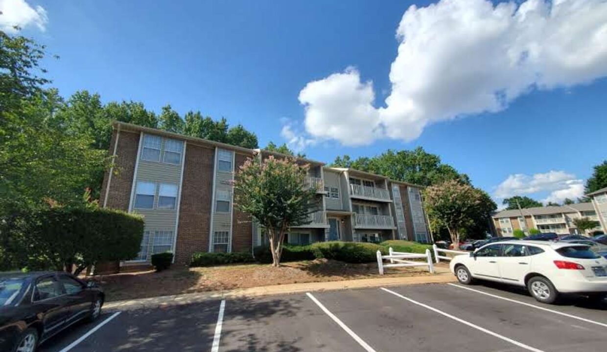 1641-Arlyn-Circle-E-Charlotte-NC-28213-5
