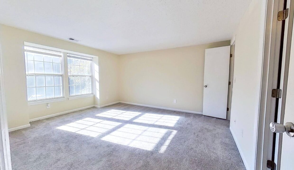 1641-Arlyn-Circle-E-Charlotte-NC-28213-7