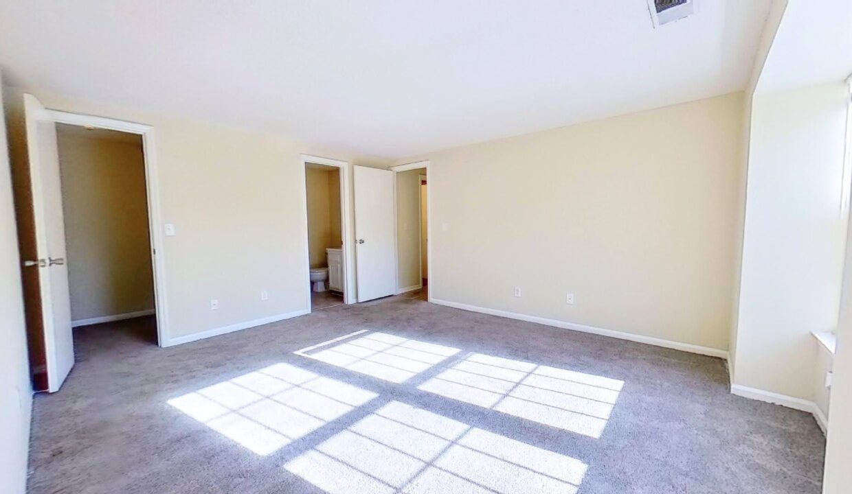 1641-Arlyn-Circle-E-Charlotte-NC-28213-8